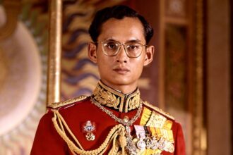 Le roi de Thaïlande est décédé, le pays est en deuil : Ce que les touristes doivent savoir