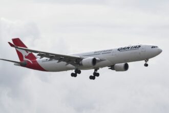 Ce vol WorldPride de L.A. à Sydney est rempli d’expériences à bord—et commence à seulement 671 €