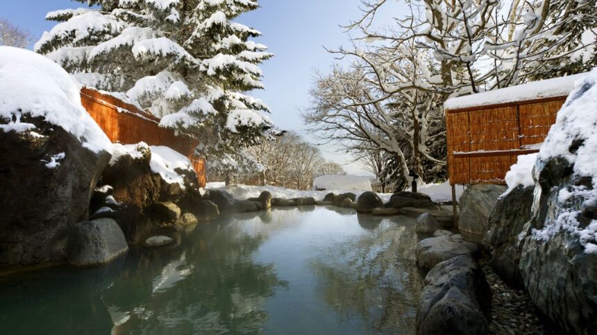 Étiquette des Onsen 101 : Ce que vous devez savoir sur les bains publics du Japon